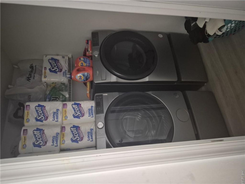 Photo 14 of 26 residential for sale in Hampton virginia