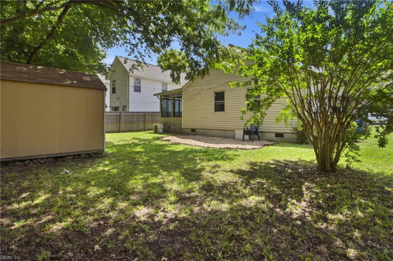 Photo 12 of 44 residential for sale in Chesapeake virginia