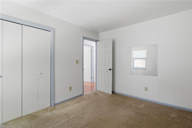 Photo 13 of 44 residential for sale in Chesapeake virginia