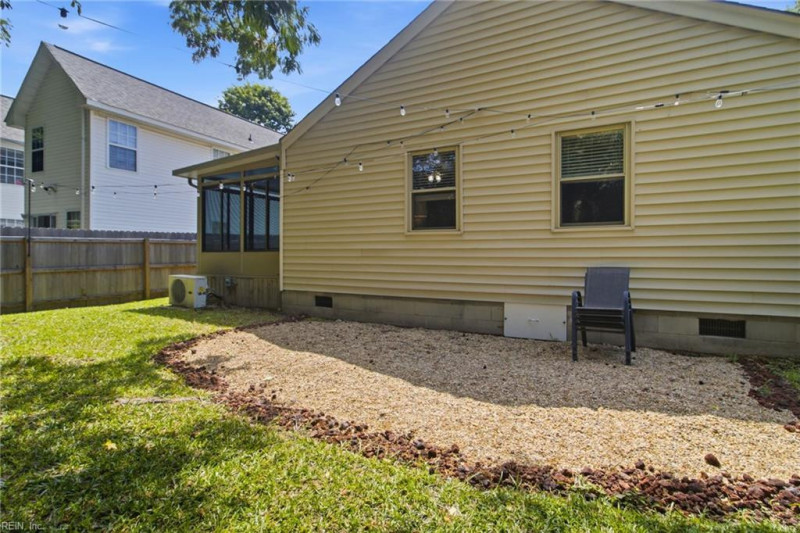 Photo 15 of 44 residential for sale in Chesapeake virginia
