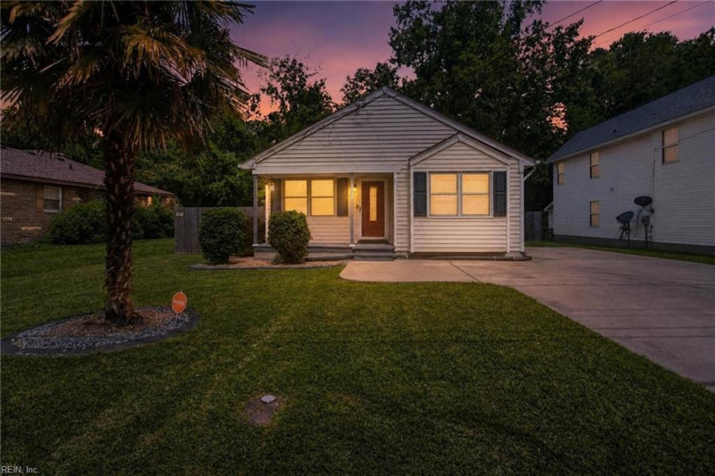 Photo 2 of 44 residential for sale in Chesapeake virginia