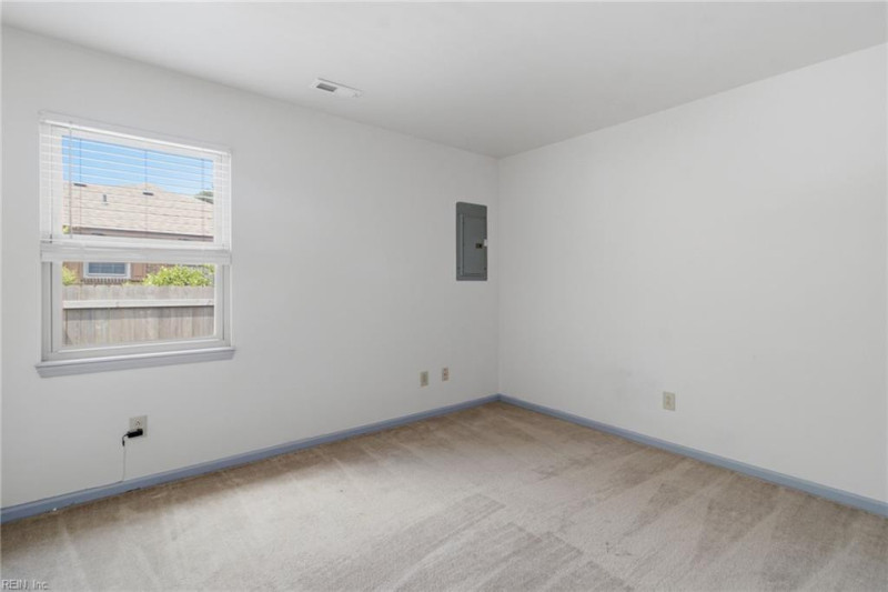 Photo 23 of 44 residential for sale in Chesapeake virginia
