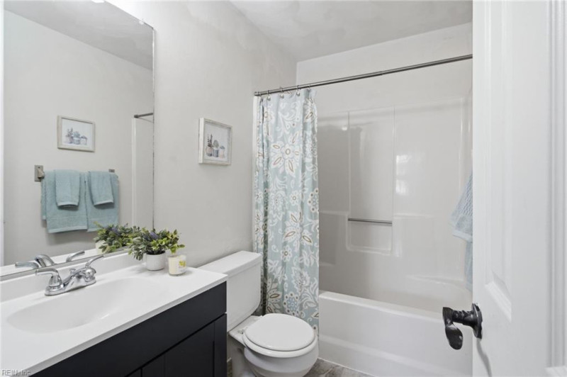Photo 24 of 44 residential for sale in Chesapeake virginia