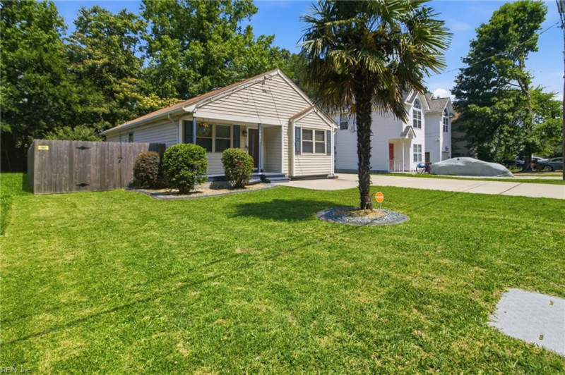 Photo 3 of 44 residential for sale in Chesapeake virginia