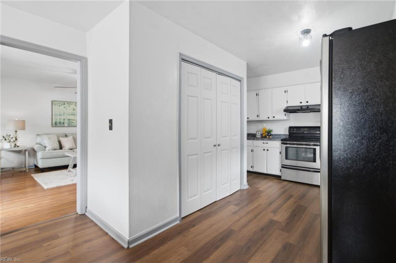 Photo 32 of 44 residential for sale in Chesapeake virginia