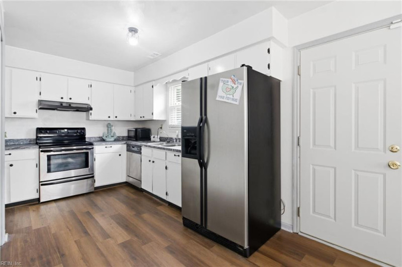 Photo 40 of 44 residential for sale in Chesapeake virginia