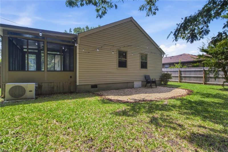 Photo 9 of 44 residential for sale in Chesapeake virginia