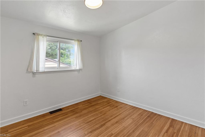 Photo 17 of 29 residential for sale in Norfolk virginia Photo 17 of 29 residential for sale in Norfolk virginia