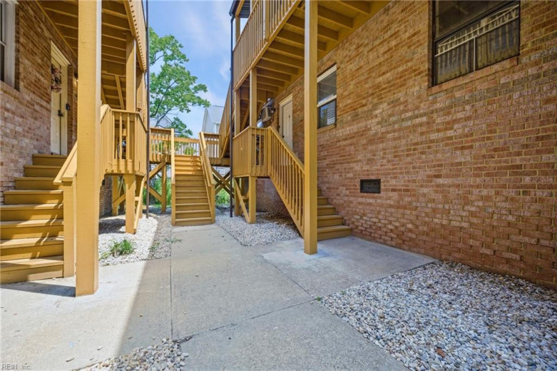 Photo 10 of 46 residential for sale in Norfolk virginia