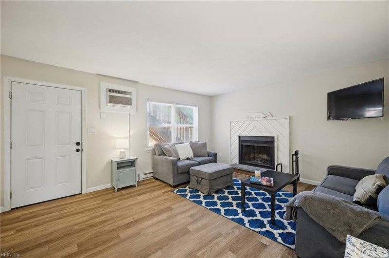 Photo 15 of 46 residential for sale in Norfolk virginia