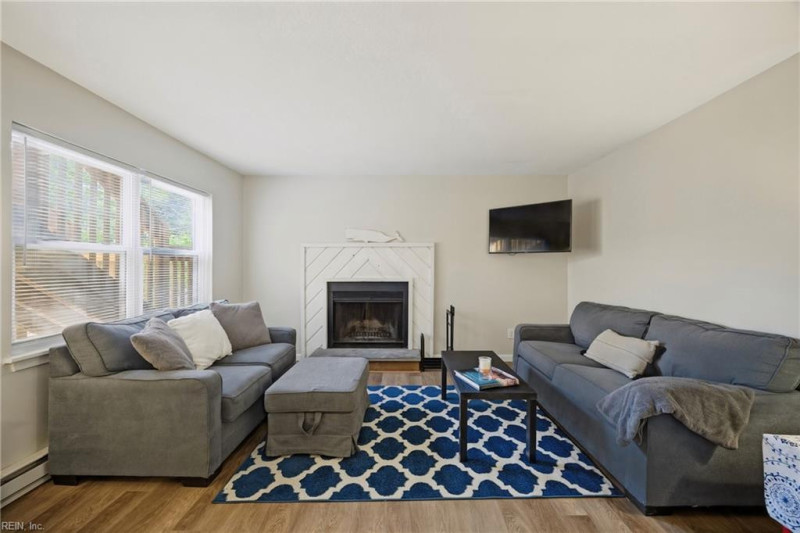 Photo 16 of 46 residential for sale in Norfolk virginia
