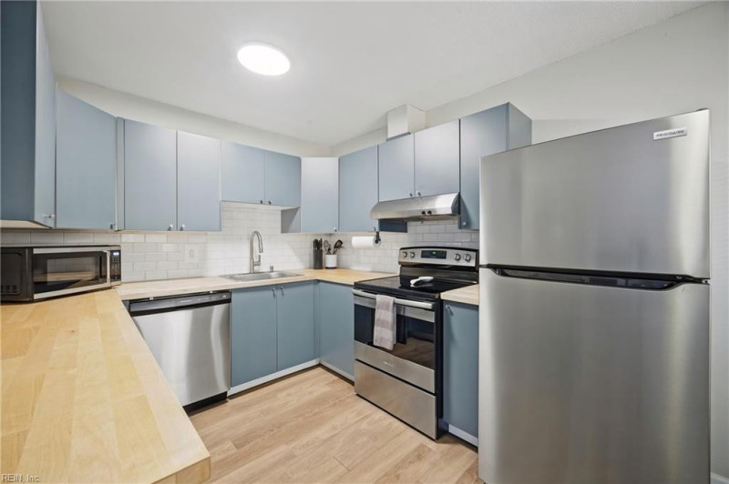 Photo 20 of 46 residential for sale in Norfolk virginia