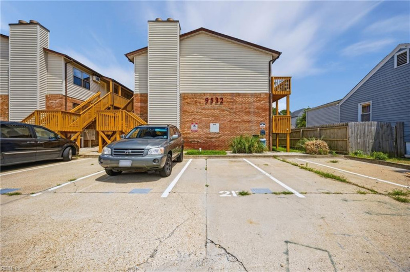 Photo 3 of 46 residential for sale in Norfolk virginia
