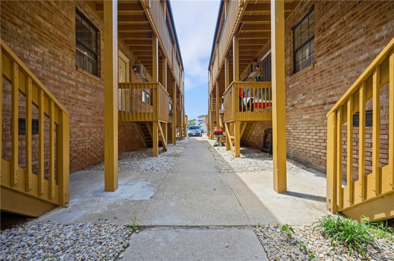 Photo 8 of 46 residential for sale in Norfolk virginia