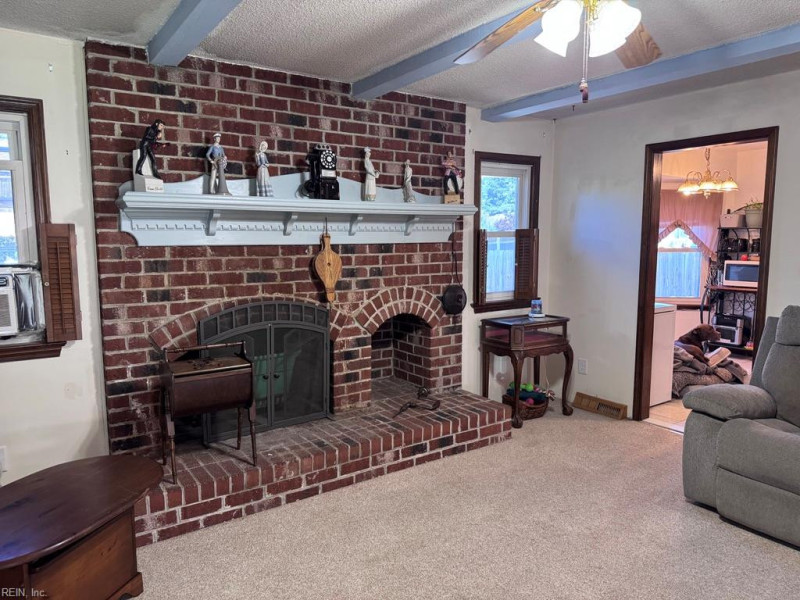 Photo 11 of 32 residential for sale in Virginia Beach virginia