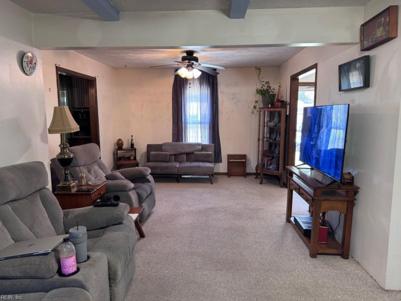 Photo 13 of 32 residential for sale in Virginia Beach virginia