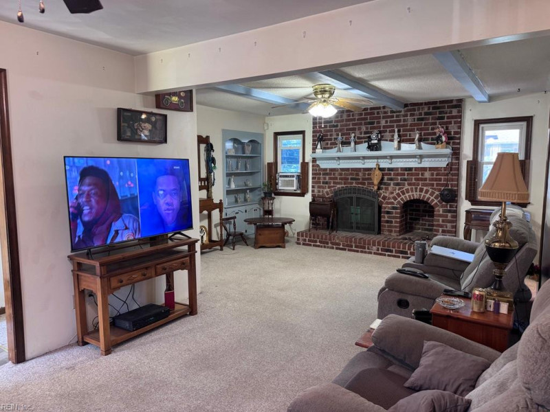 Photo 14 of 32 residential for sale in Virginia Beach virginia