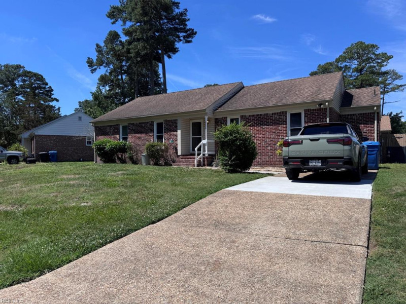 Photo 2 of 32 residential for sale in Virginia Beach virginia