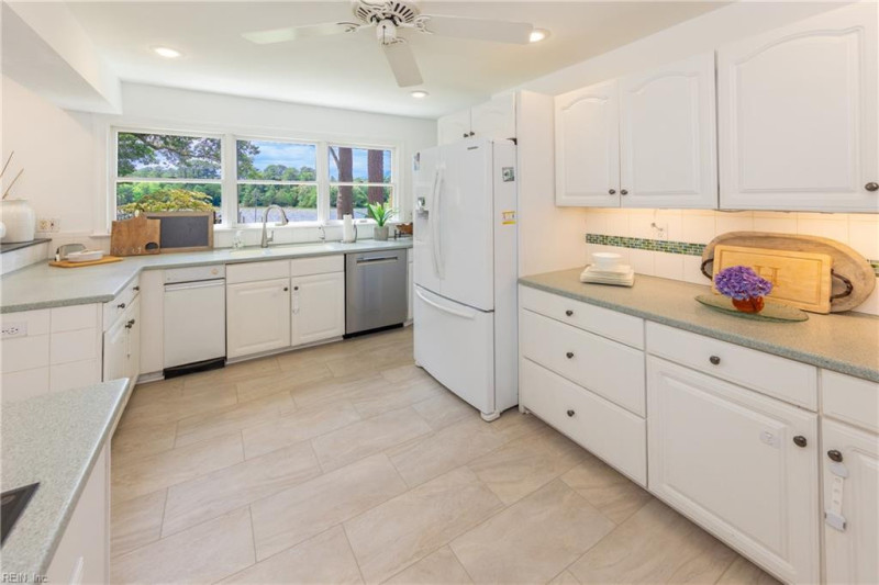 Photo 25 of 50 residential for sale in Virginia Beach virginia