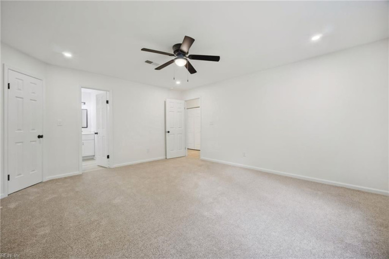 Photo 11 of 26 residential for sale in Virginia Beach virginia