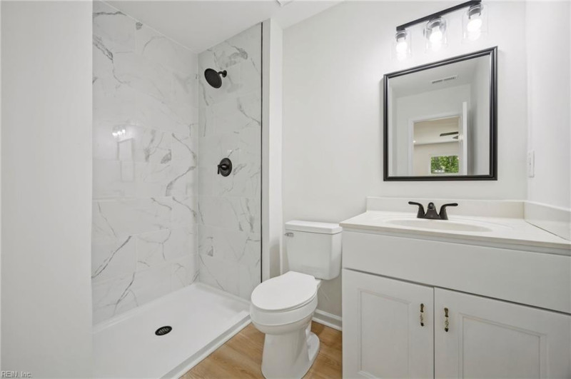 Photo 13 of 26 residential for sale in Virginia Beach virginia