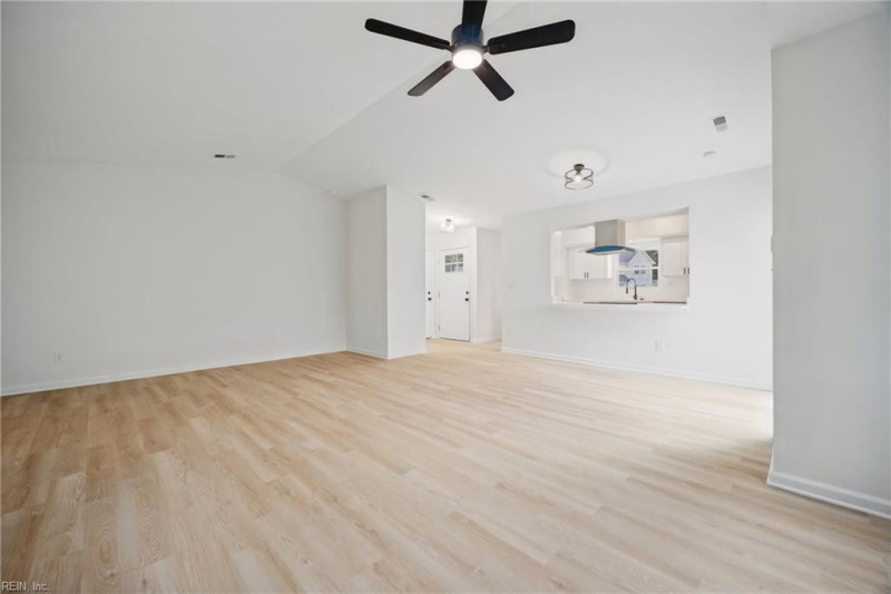 Photo 7 of 26 residential for sale in Virginia Beach virginia