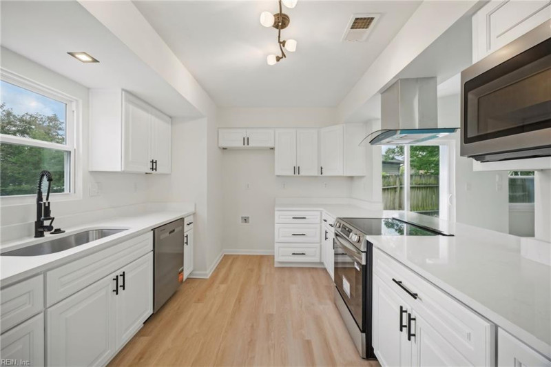 Photo 8 of 26 residential for sale in Virginia Beach virginia
