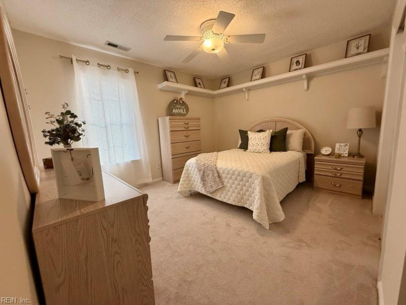 Photo 15 of 18 residential for sale in Chesapeake virginia