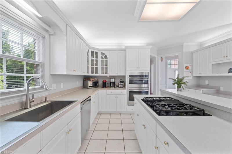 Photo 11 of 33 residential for sale in Norfolk virginia