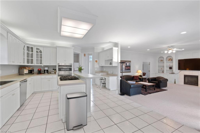 Photo 12 of 33 residential for sale in Norfolk virginia