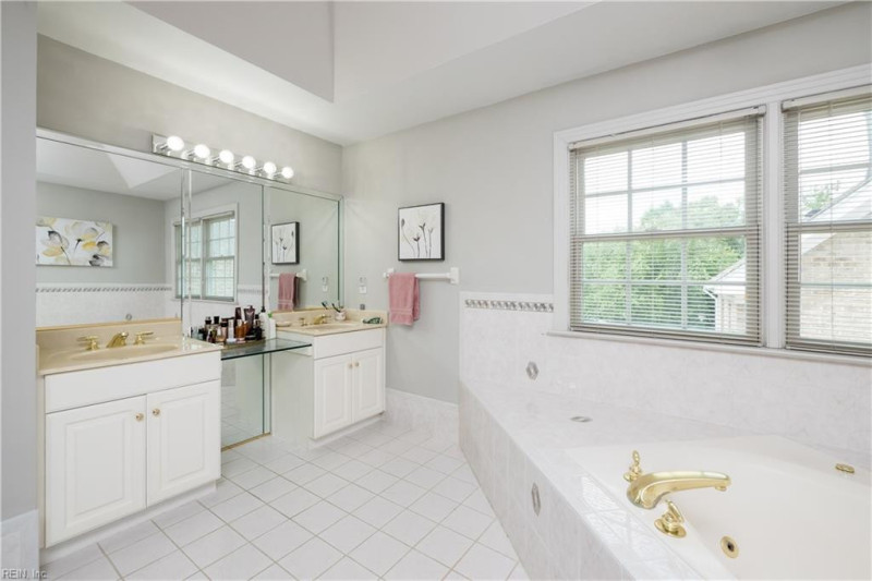 Photo 19 of 33 residential for sale in Norfolk virginia