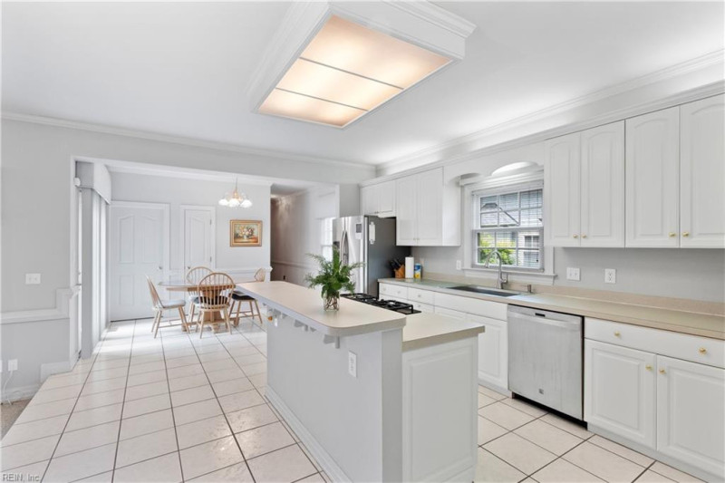 Photo 9 of 33 residential for sale in Norfolk virginia
