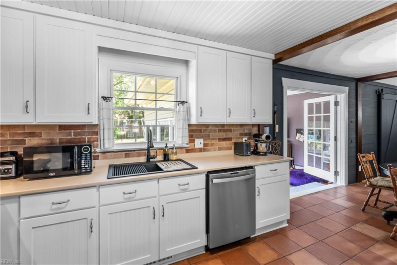 Photo 17 of 44 residential for sale in Chesapeake virginia