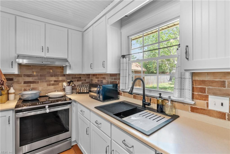 Photo 18 of 44 residential for sale in Chesapeake virginia