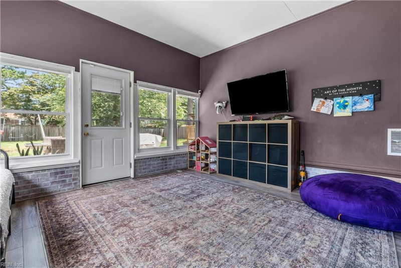 Photo 23 of 44 residential for sale in Chesapeake virginia