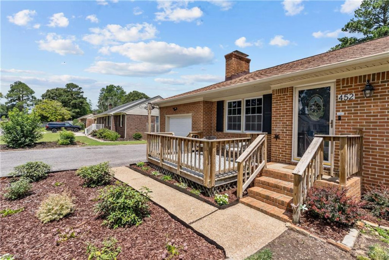 Photo 3 of 44 residential for sale in Chesapeake virginia