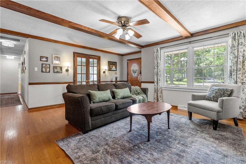 Photo 5 of 44 residential for sale in Chesapeake virginia