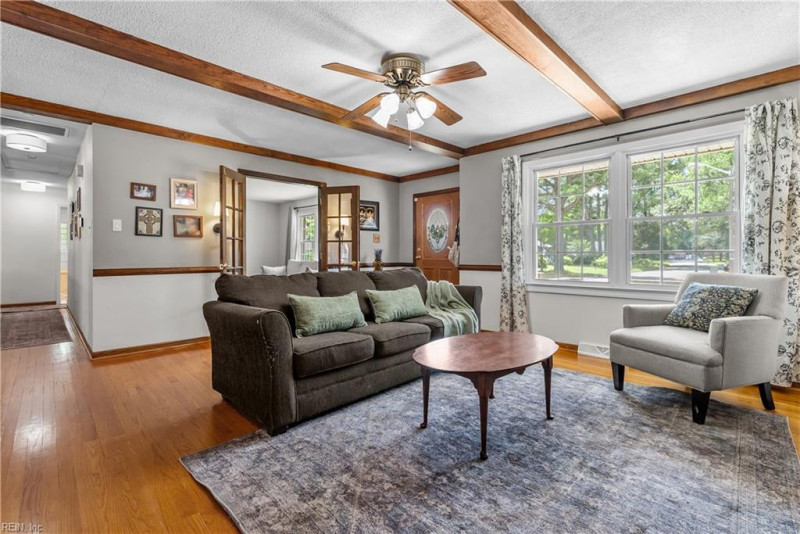 Photo 6 of 44 residential for sale in Chesapeake virginia