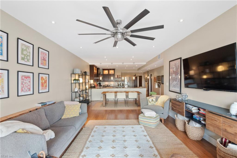 Photo 11 of 33 residential for sale in Norfolk virginia