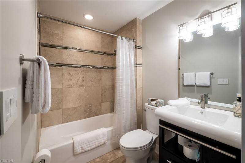 Photo 13 of 33 residential for sale in Norfolk virginia