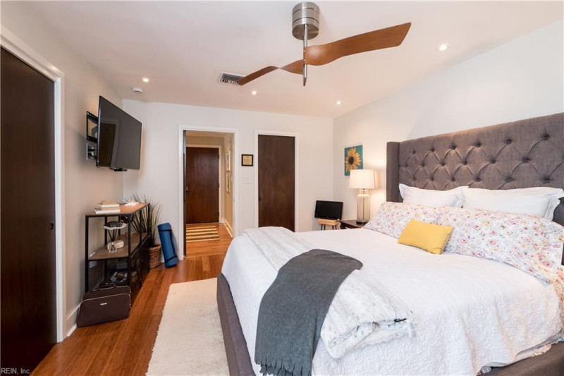 Photo 15 of 33 residential for sale in Norfolk virginia