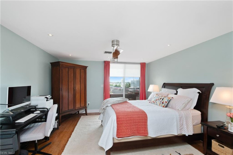 Photo 18 of 33 residential for sale in Norfolk virginia