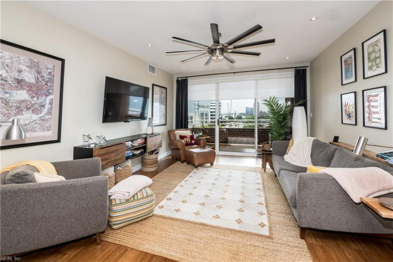 Photo 6 of 33 residential for sale in Norfolk virginia