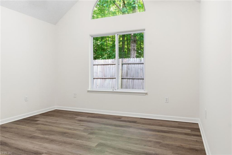 Photo 11 of 34 residential for sale in Virginia Beach virginia