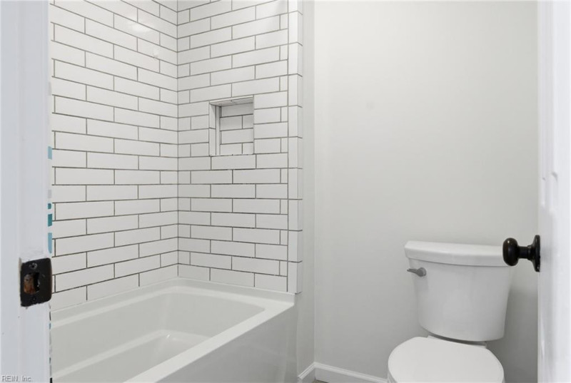 Photo 14 of 34 residential for sale in Virginia Beach virginia