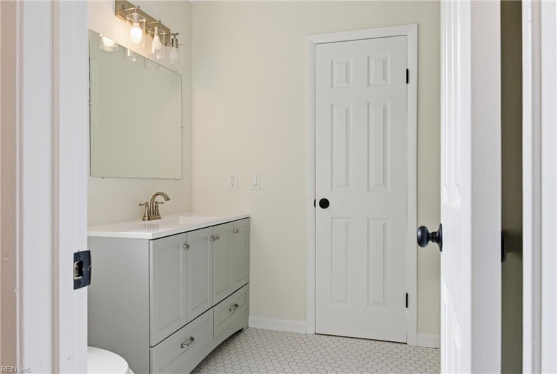 Photo 18 of 34 residential for sale in Virginia Beach virginia