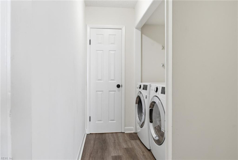Photo 8 of 34 residential for sale in Virginia Beach virginia