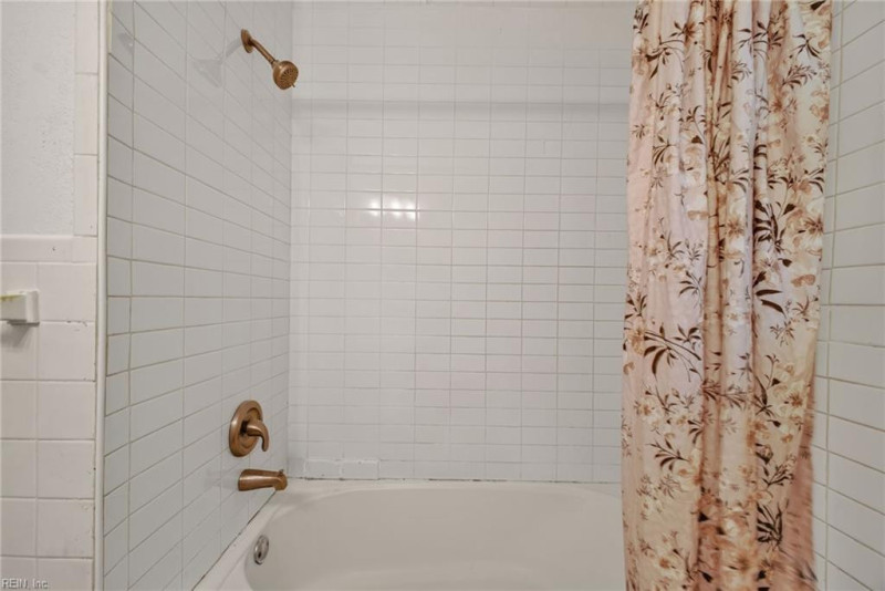 Photo 13 of 26 residential for sale in Chesapeake virginia Photo 13 of 26 residential for sale in Chesapeake virginia