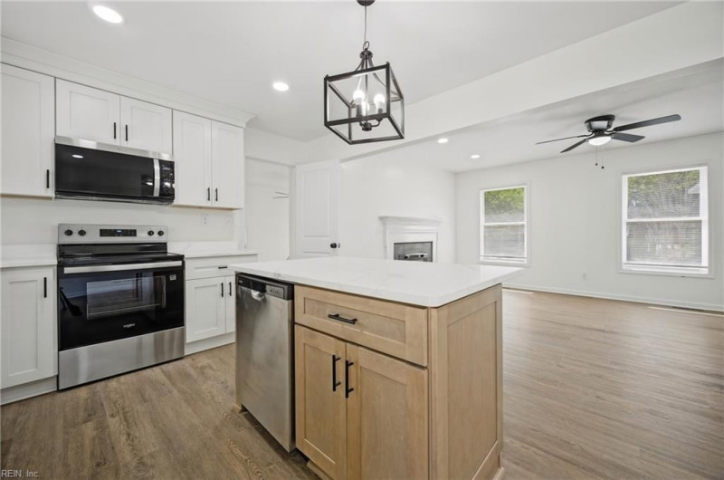 Photo 10 of 44 residential for sale in Newport News virginia