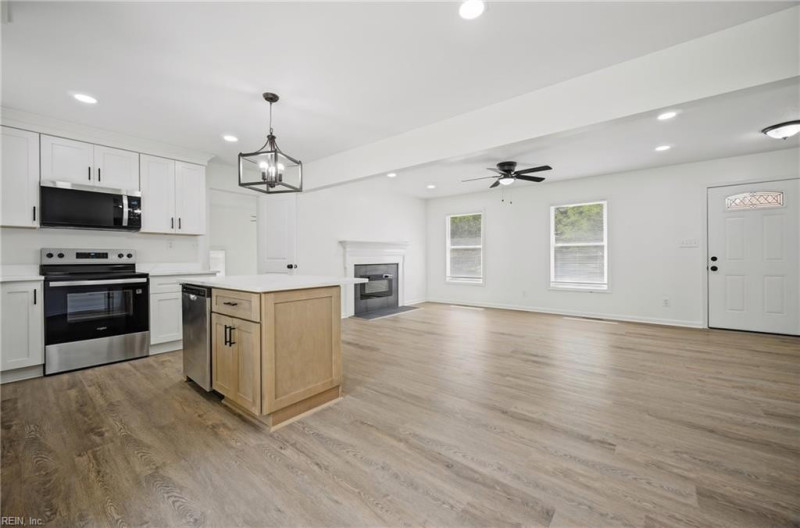 Photo 12 of 44 residential for sale in Newport News virginia